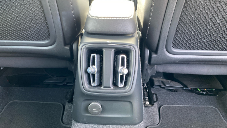 Volvo Xc40 1.5 T5 Recharge PHEV Inscription 5dr Auto Estate